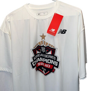 New Balance Korean Series Championship Tee, SZ XL, PTP 23”, L 28”